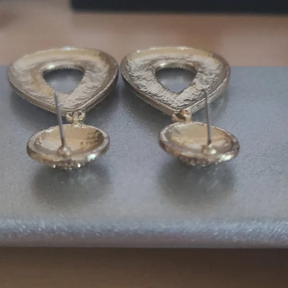 Earrings Gold Tone White Bead Teardrop Shape Statement Stud Back Wedding Party - Picture 5 of 5